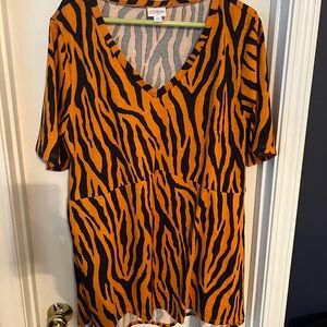 EUC Lularoe Jana top
